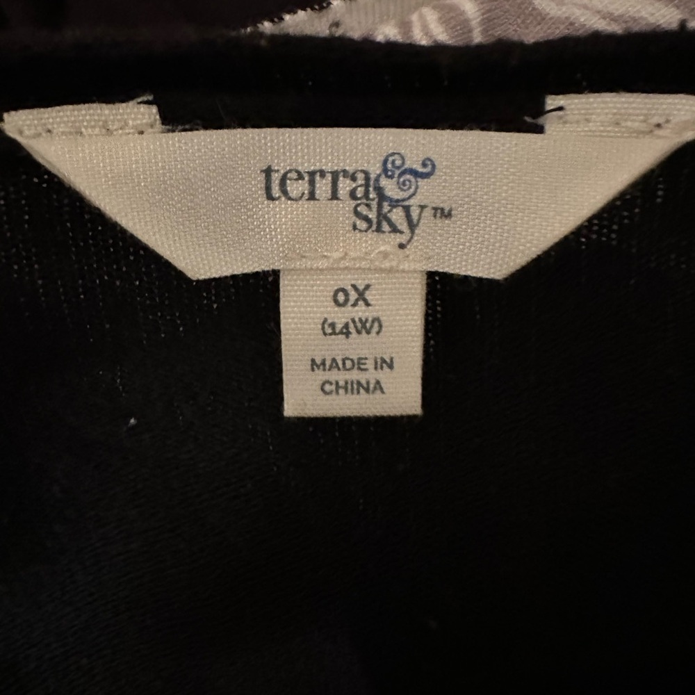 Terra & Sky Elegant Black Apparel